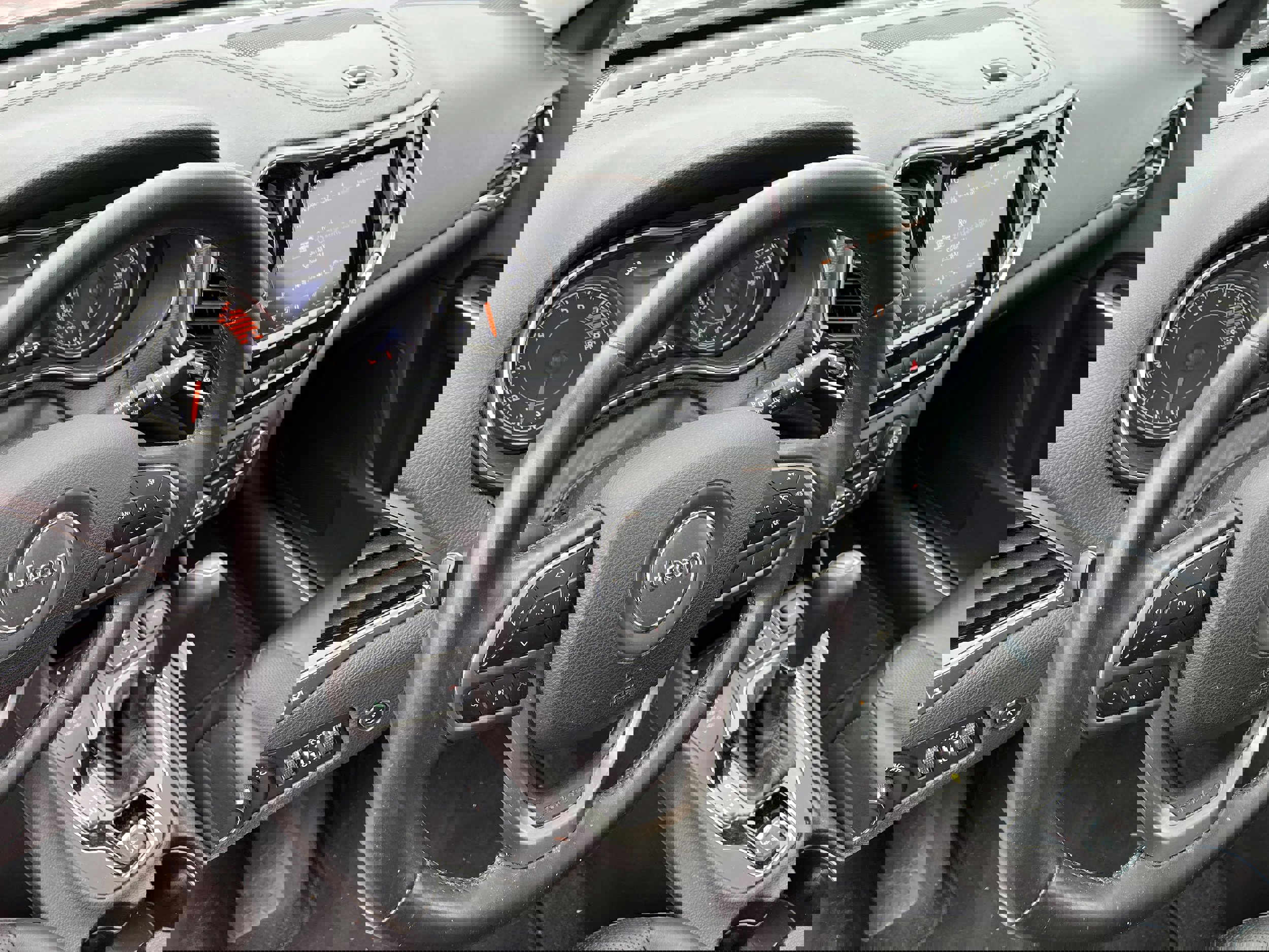 Used 2019 Jeep Cherokee Limited image 9