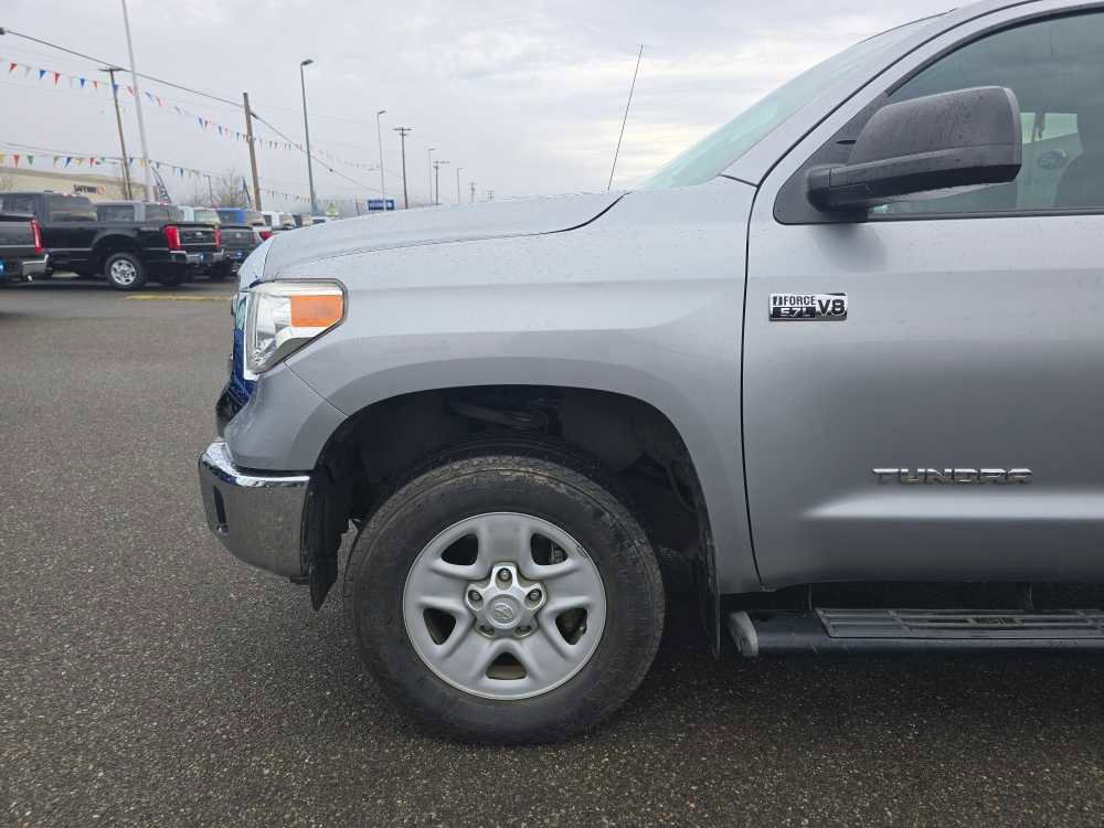 Used 2017 Toyota Tundra SR5 image 3