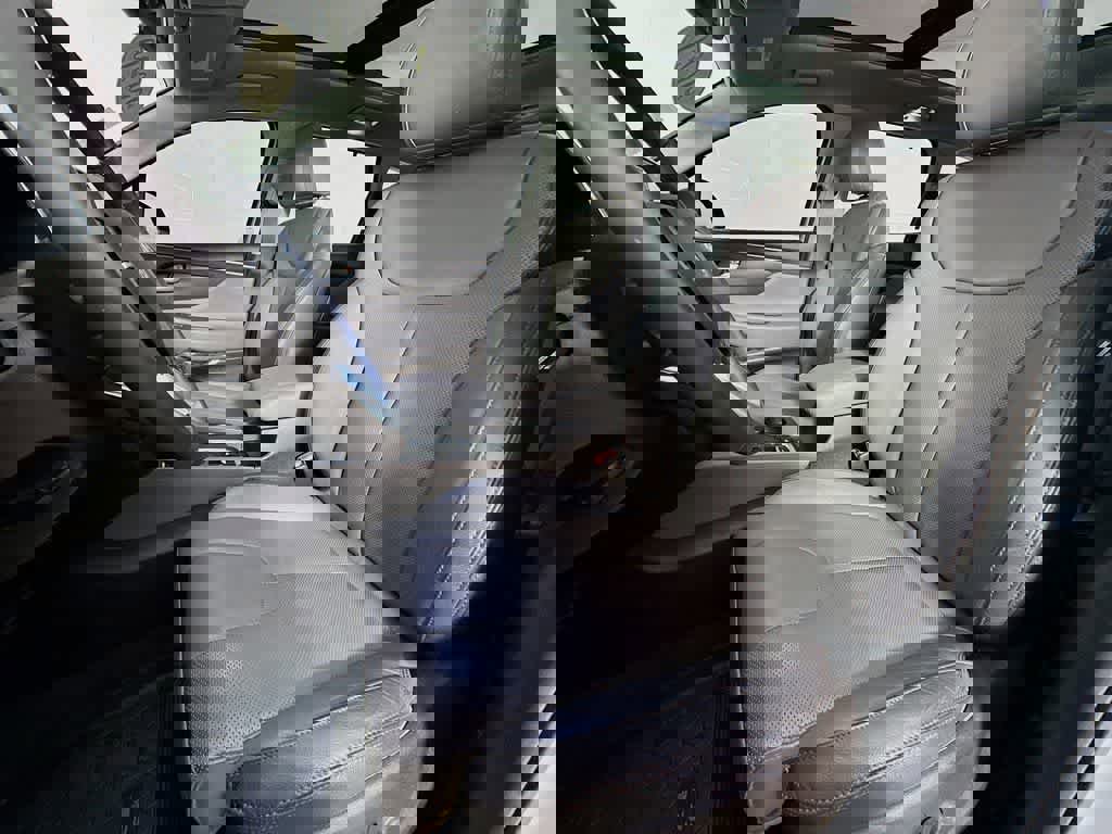 Used 2020 Hyundai Santa Fe Limited image 12