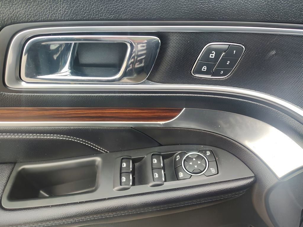 Certified 2017 Ford Explorer Limited image 14