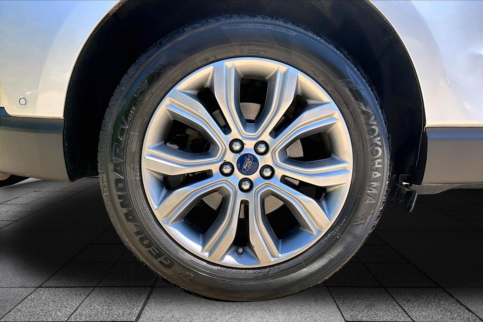 Certified 2019 Ford Edge Titanium w/ Equipment Group 301A FWD image 7