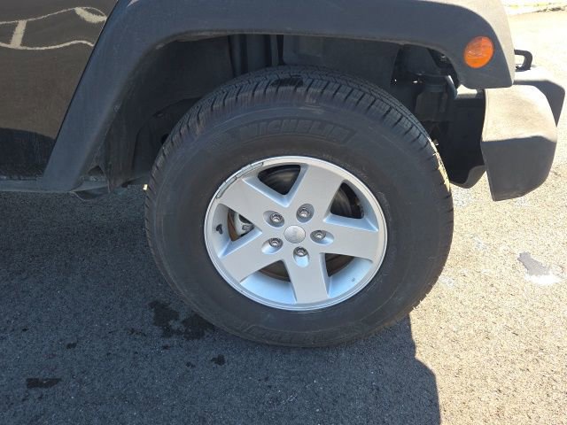 Used 2018 Jeep Wrangler Sport image 7