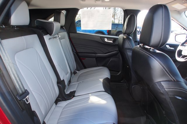 Certified 2025 Ford Escape Platinum w/ Premium Technology Package image 13