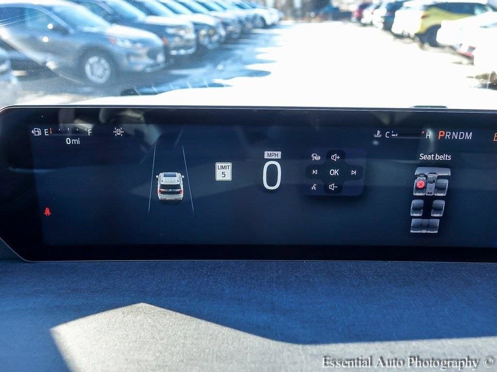 Certified 2025 Ford Expedition Active AWD/4WD image 15