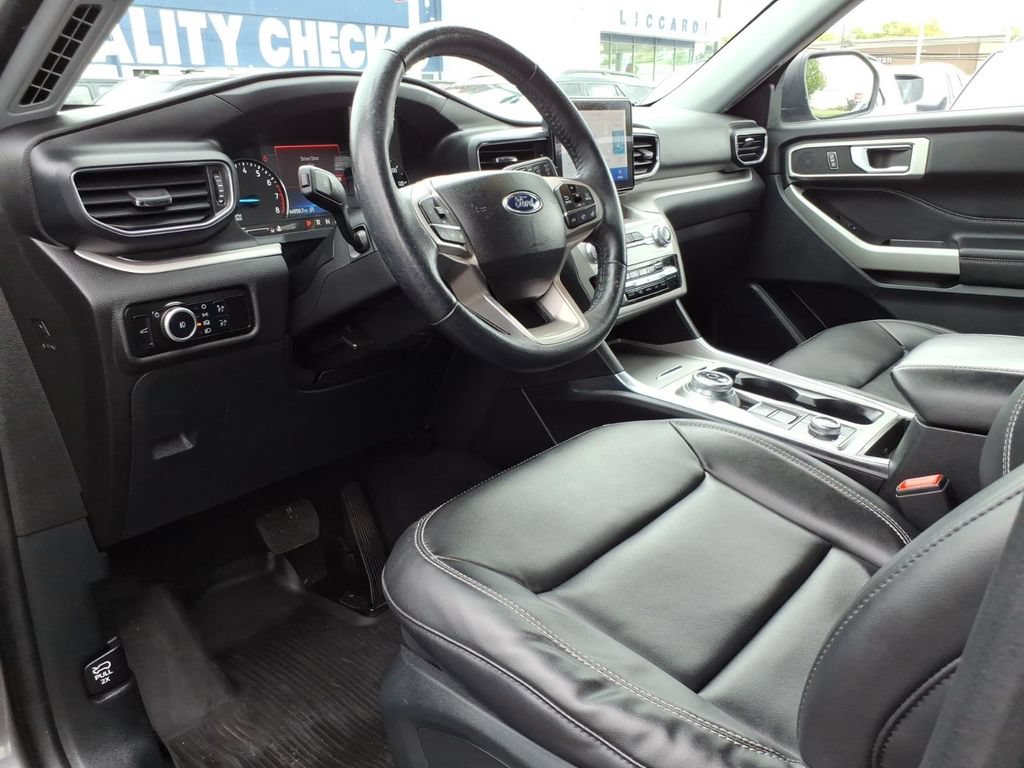 Certified 2023 Ford Explorer XLT w/ Equipment Group 202A AWD/4WD image 13