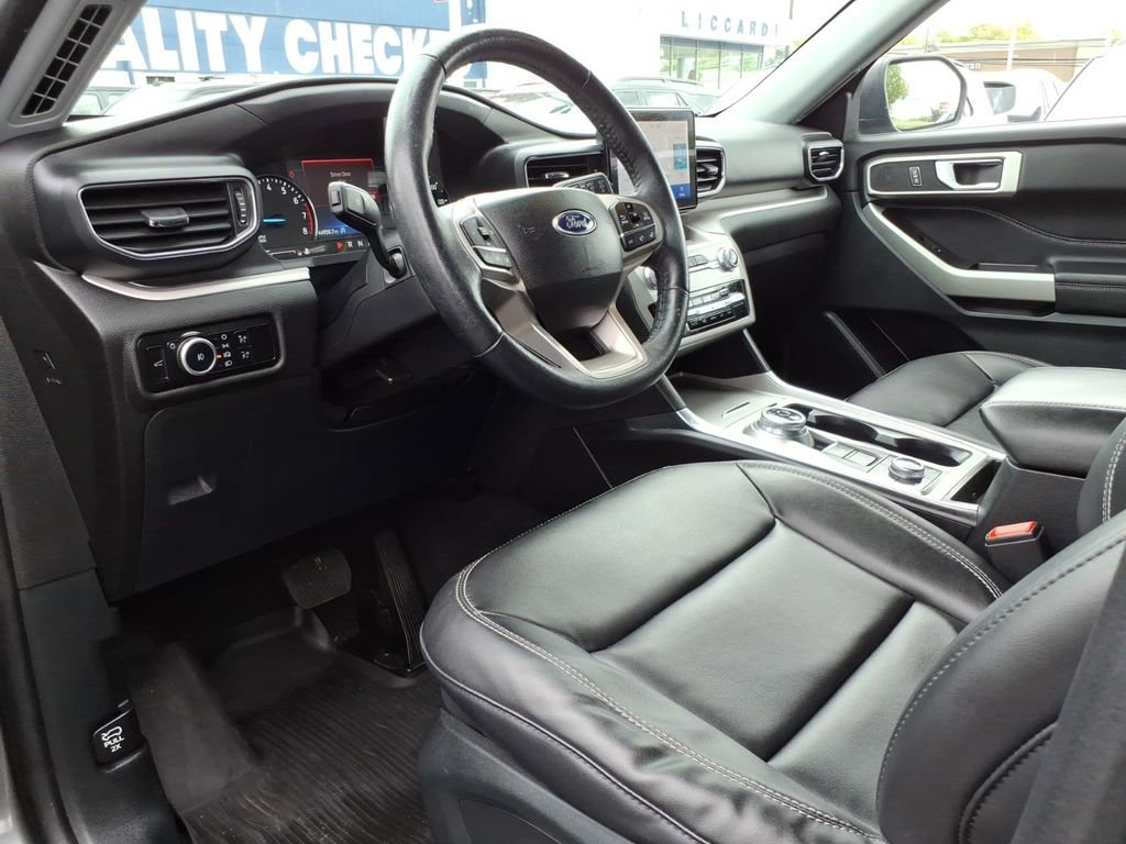 Certified 2023 Ford Explorer XLT w/ Equipment Group 202A AWD/4WD image 13