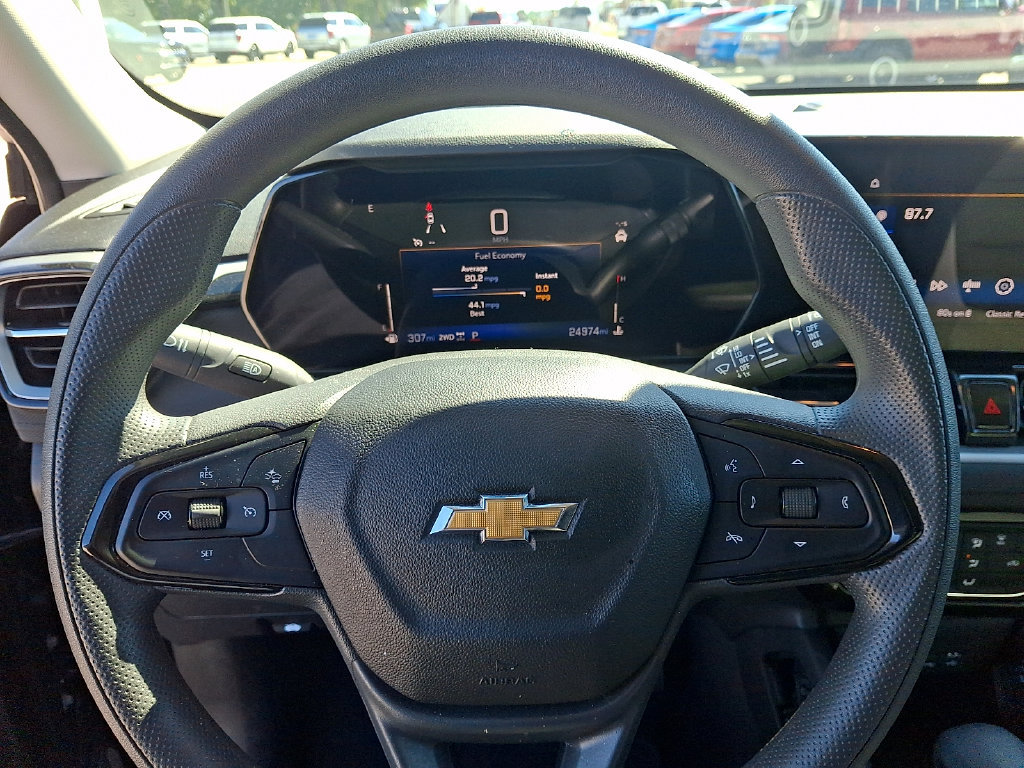 Used 2025 Chevrolet TrailBlazer LT AWD/4WD image 18
