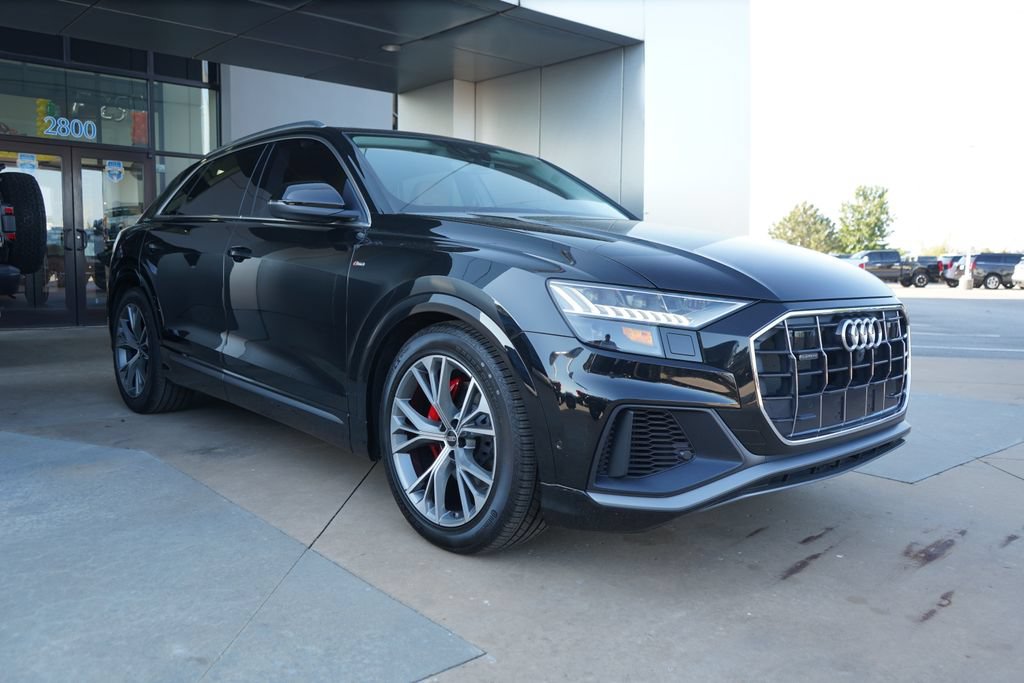 Used 2022 Audi Q8 Prestige w/ Prestige Package AWD/4WD image 3