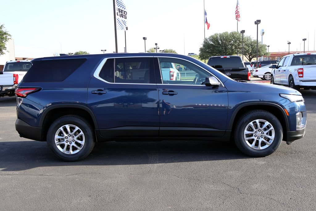Used 2022 Chevrolet Traverse LS AWD/4WD image 12
