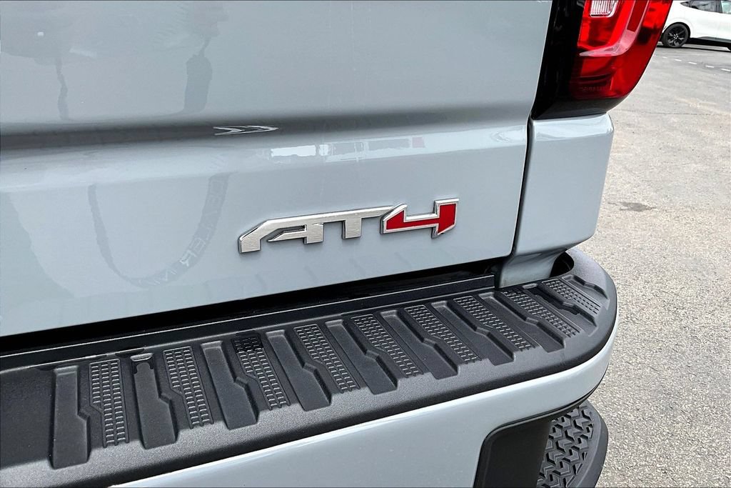 Used 2025 GMC Sierra 1500 AT4 w/ AT4 Premium Package AWD/4WD image 28