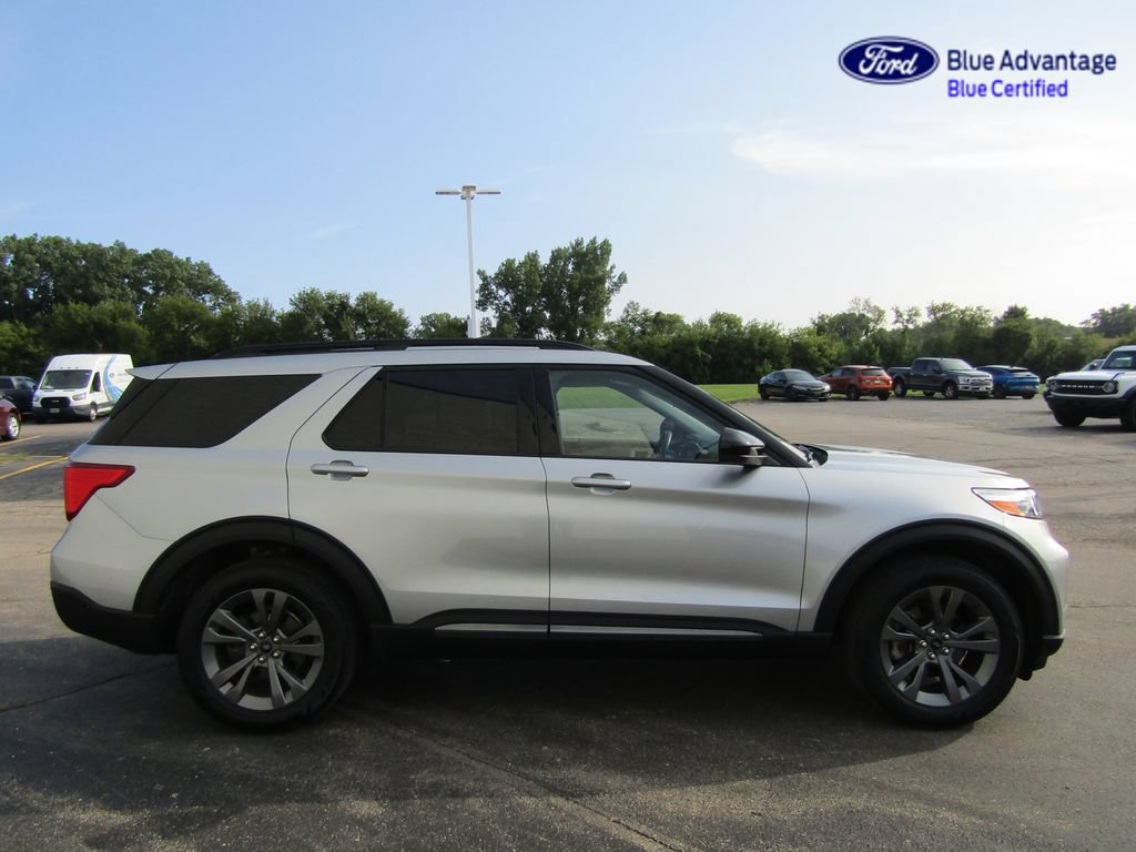 Certified 2024 Ford Explorer XLT w/ Equipment Group 202A AWD/4WD image 15