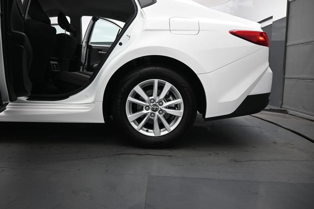 Used 2025 Toyota Camry LE FWD image 17