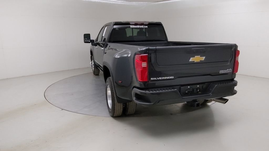 Used 2024 Chevrolet Silverado 3500 High Country w/ High Country Premium Package image 16