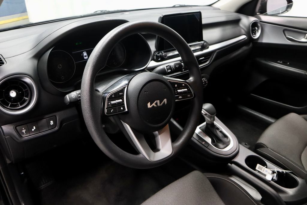 Used 2024 Kia Forte LXS w/ LXS Technology Package FWD image 24