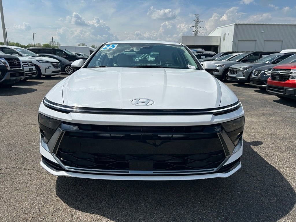 Used 2025 Hyundai Sonata SEL FWD image 9