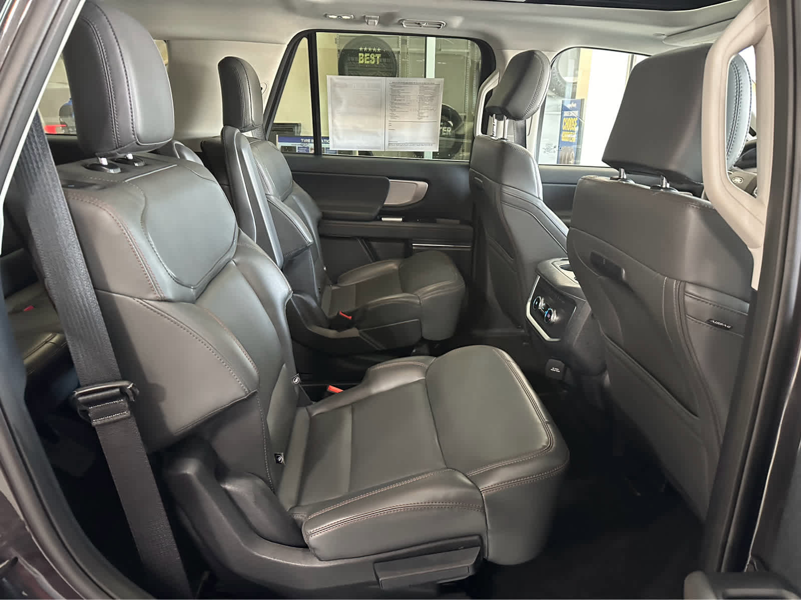 Certified 2025 Ford Expedition Active image 53