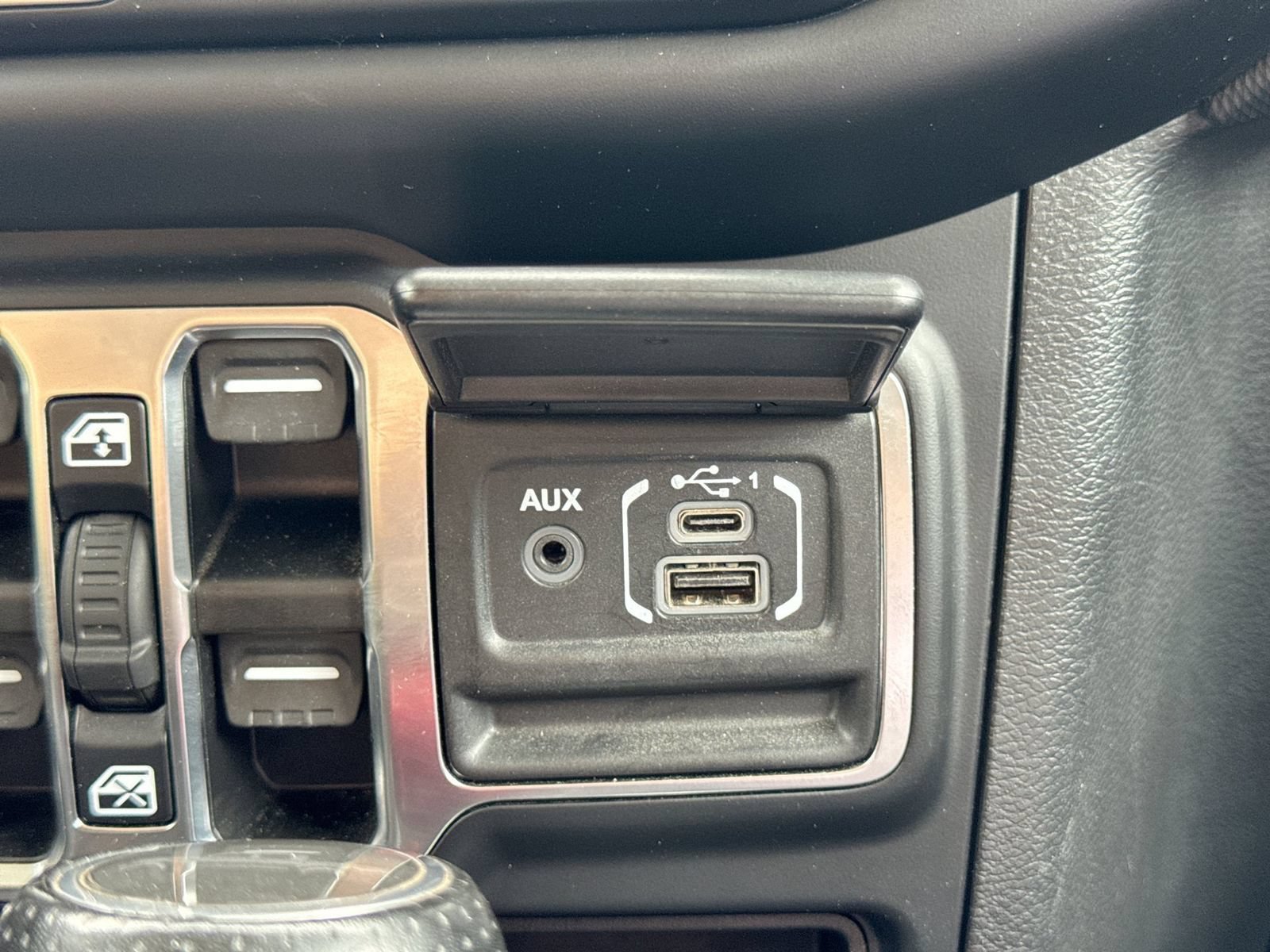 Used 2022 Jeep Gladiator Mojave w/ LED Lighting Group AWD/4WD image 37