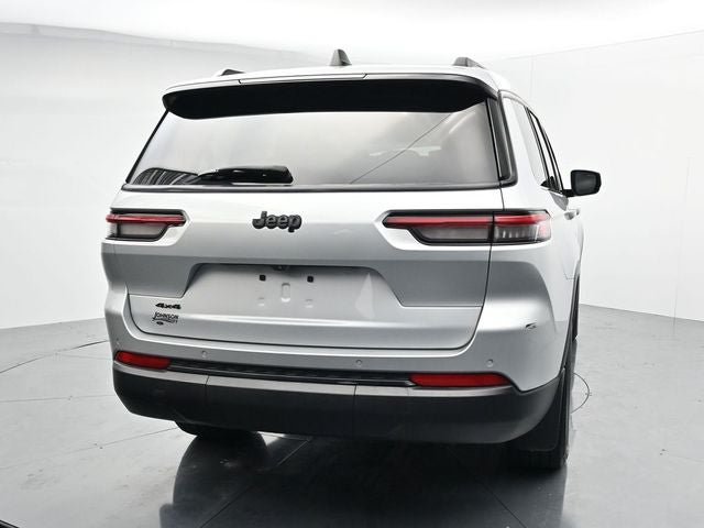 Used 2023 Jeep Grand Cherokee L Altitude AWD/4WD image 7