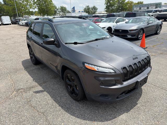 Used 2017 Jeep Cherokee Sport FWD image 3