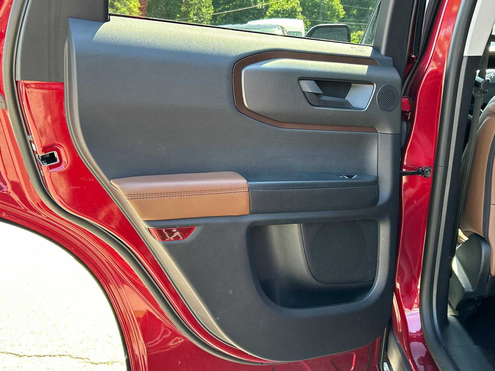 Certified 2025 Ford Bronco Sport Outer Banks w/ Outer Banks Tech Package+ AWD/4WD image 23