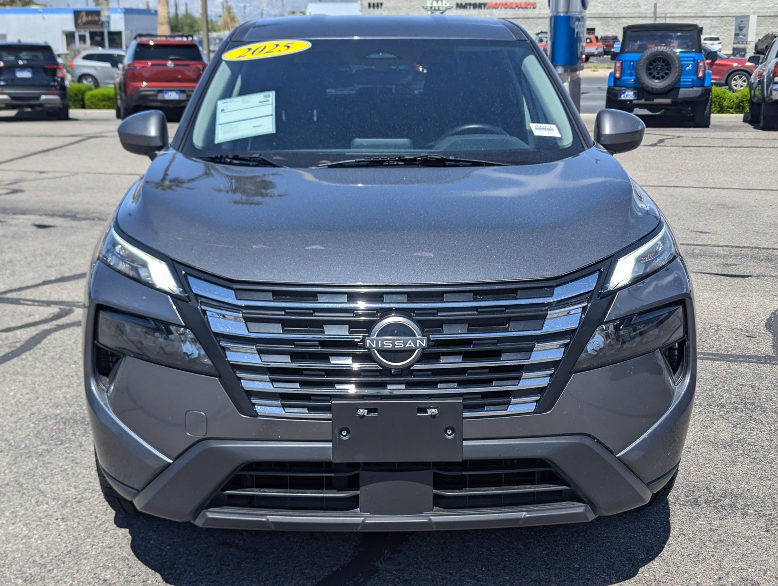 Used 2025 Nissan Rogue SV AWD/4WD image 6