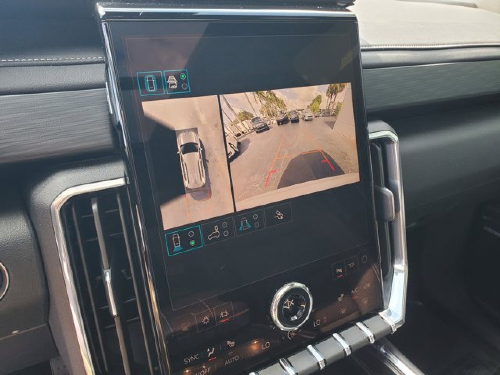 Used 2025 GMC Acadia Elevation w/ Elevation Premium Package image 23