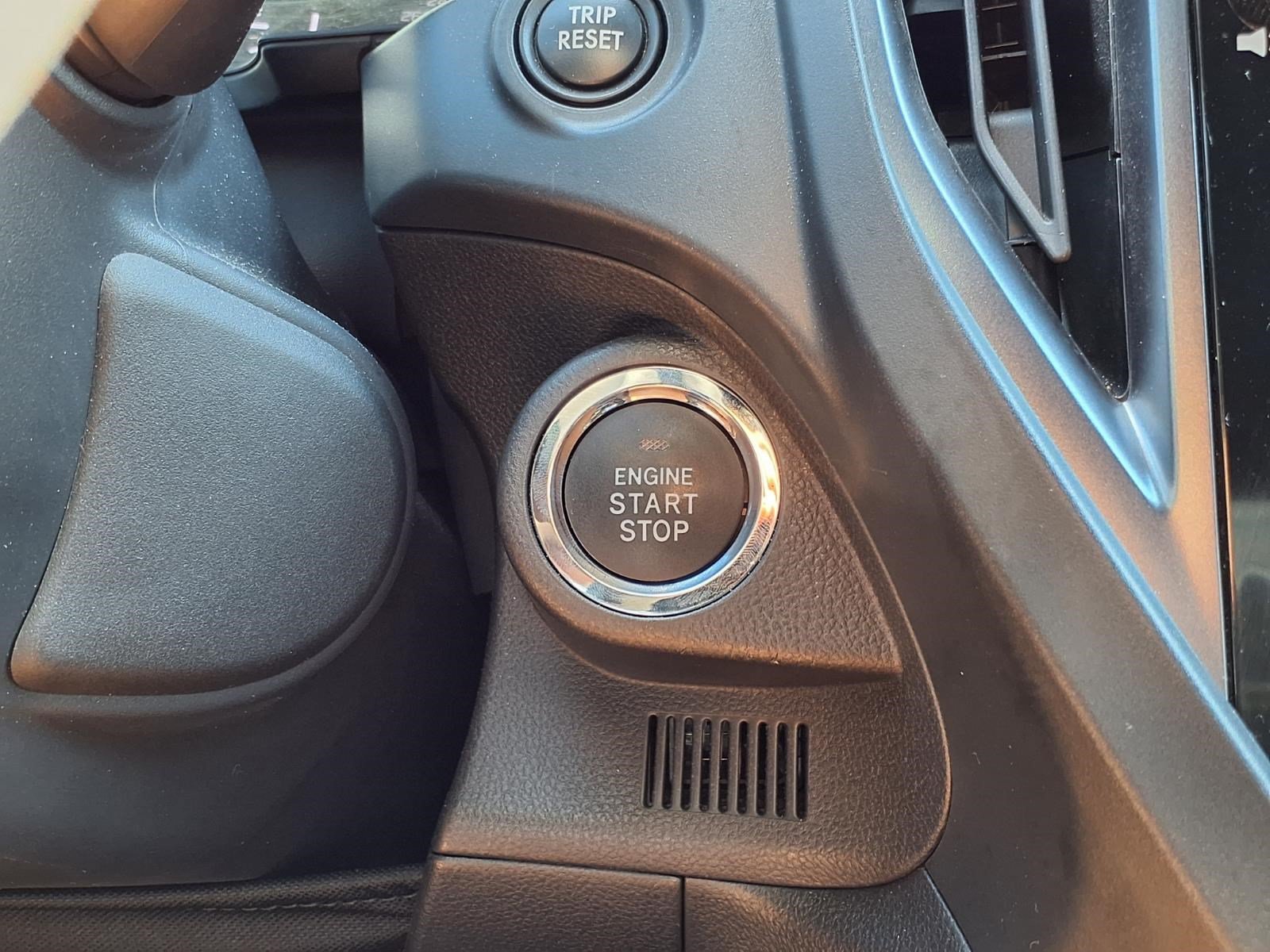 Used 2025 Subaru Forester Limited AWD/4WD image 25