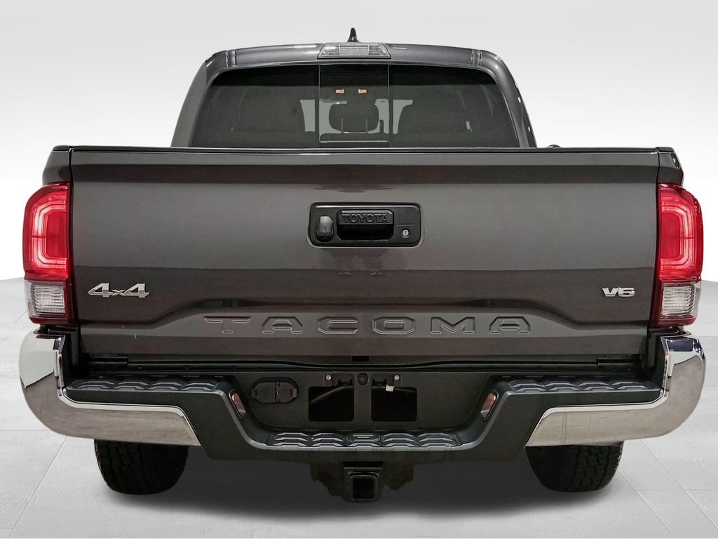 Used 2023 Toyota Tacoma SR5 AWD/4WD image 4
