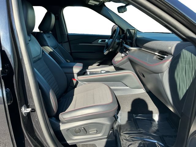 Certified 2025 Ford Explorer ST-Line AWD/4WD image 17