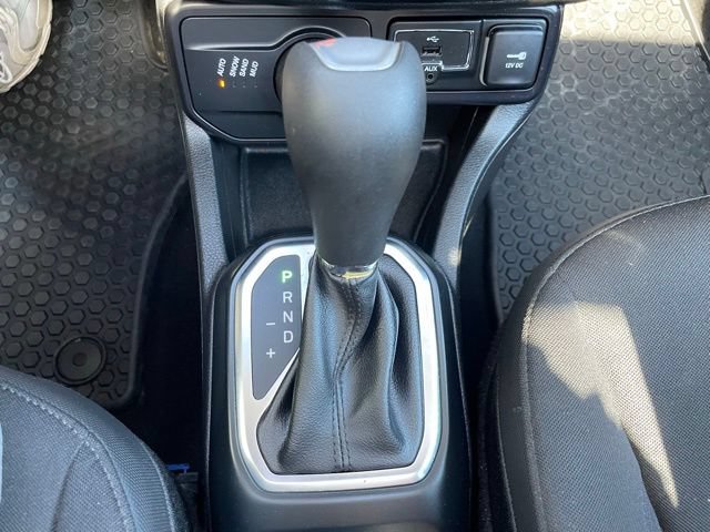 Used 2018 Jeep Renegade Altitude AWD/4WD image 23