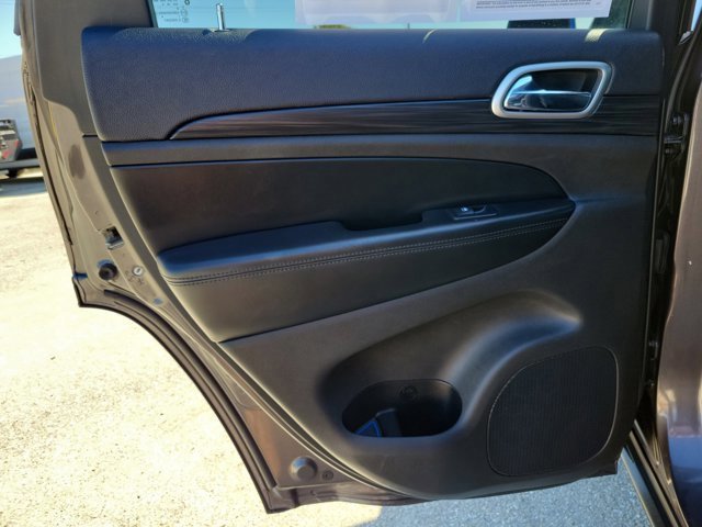 Used 2019 Jeep Grand Cherokee Laredo w/ Security & Convenience Group image 15