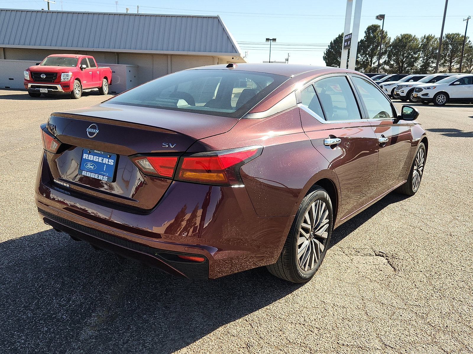 Used 2024 Nissan Altima 2.5 SV image 5