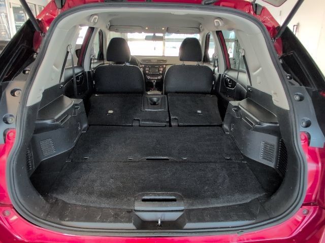 Used 2017 Nissan Rogue SV AWD/4WD image 29