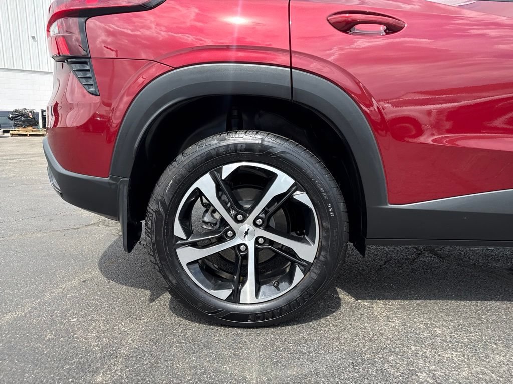 Used 2024 Chevrolet Trax RS w/ Driver Confidence Package FWD image 46