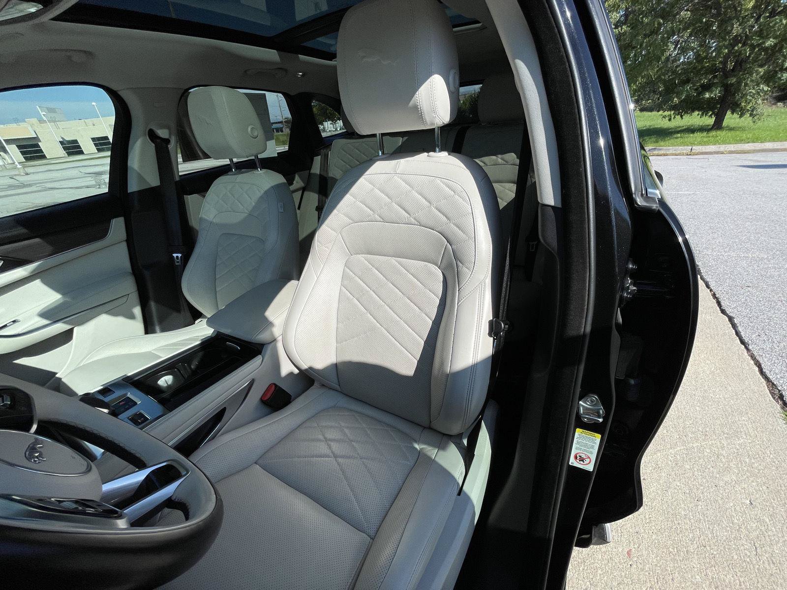 Used 2023 Jaguar F-PACE S AWD/4WD image 18