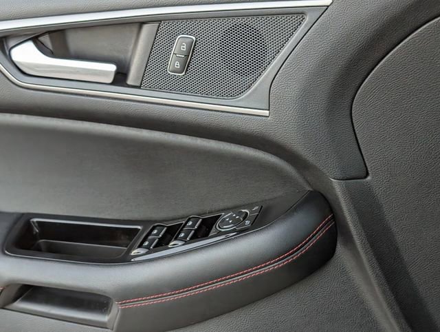 Certified 2020 Ford Edge ST-Line w/ Class II Trailer Tow Package image 27