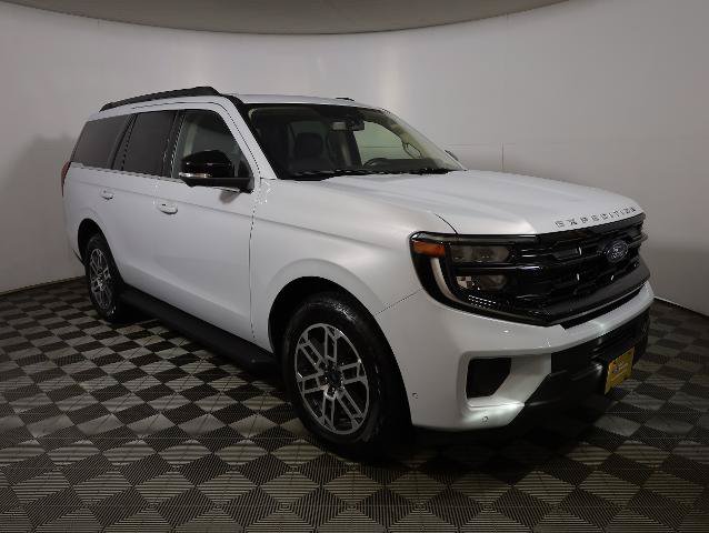 Certified 2025 Ford Expedition Active AWD/4WD image 4