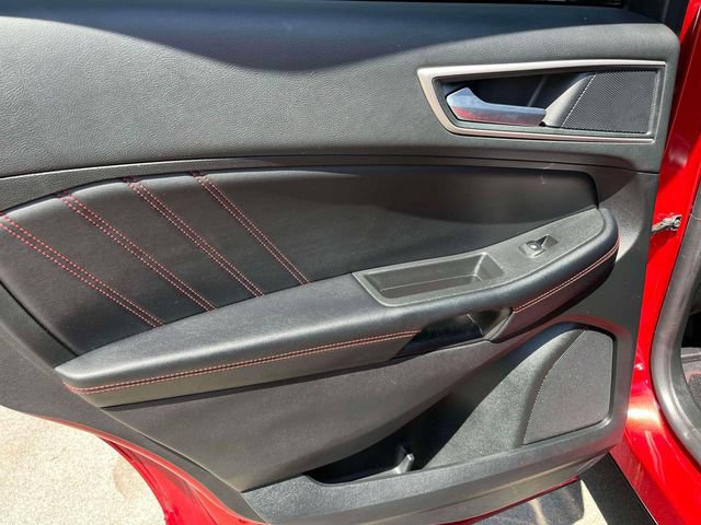Certified 2024 Ford Edge ST-Line AWD/4WD image 17