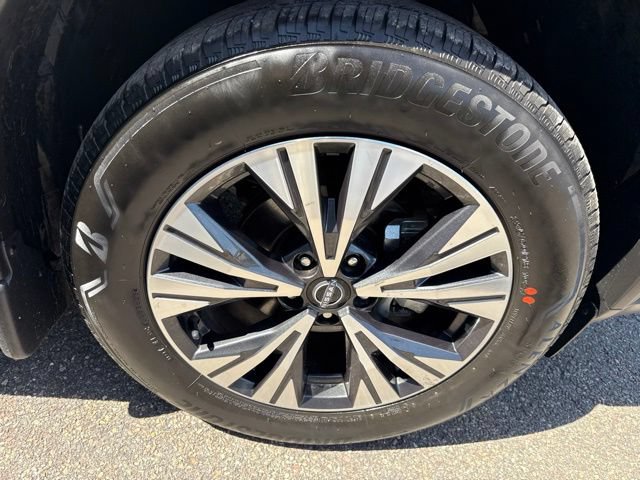 Used 2023 Nissan Rogue SV AWD/4WD image 13