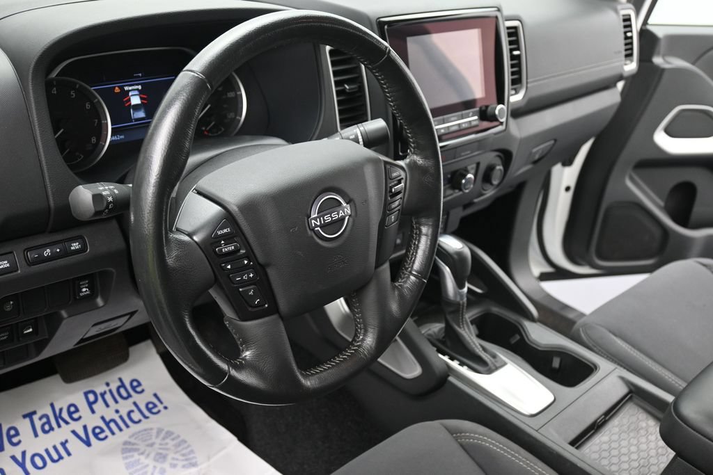 Used 2022 Nissan Frontier SV AWD/4WD image 16
