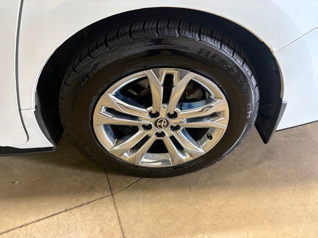 Used 2022 Toyota Sienna Platinum AWD/4WD image 38
