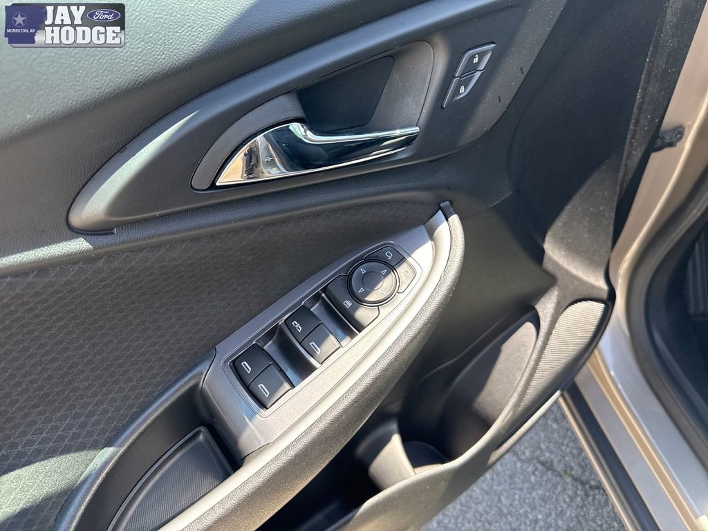 Used 2025 Chevrolet Malibu LT FWD image 14