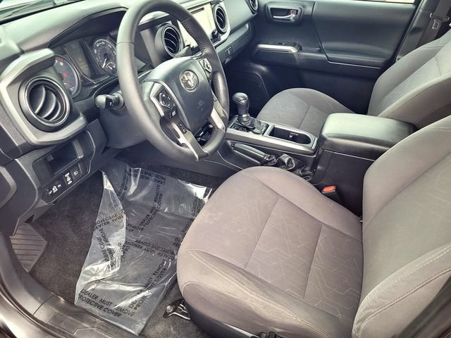 Used 2018 Toyota Tacoma TRD Off-Road w/ Technology Package AWD/4WD image 10
