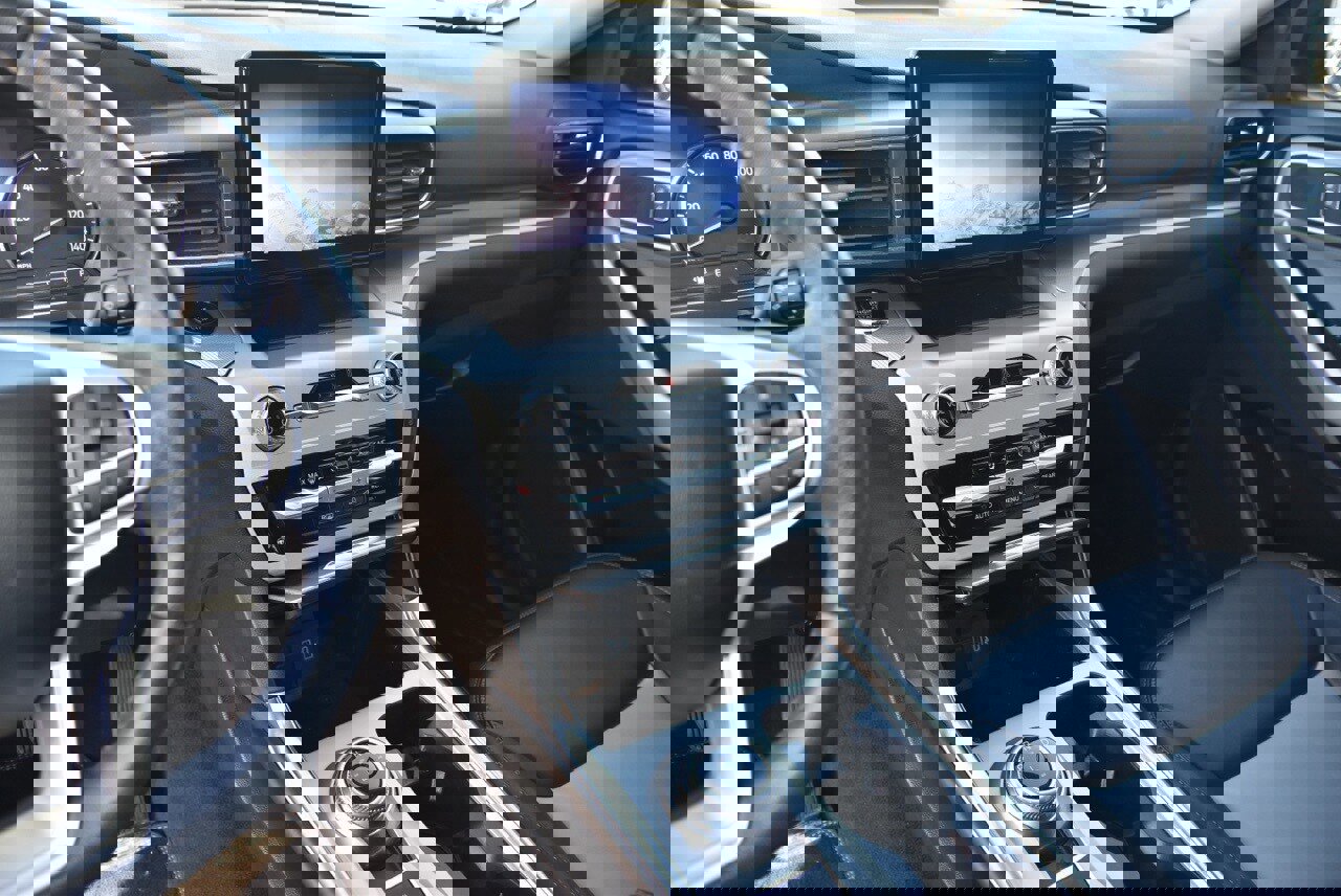 Certified 2022 Ford Explorer XLT w/ Equipment Group 202A image 8