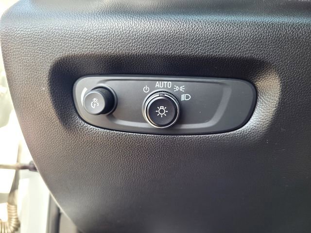 Used 2023 Chevrolet Traverse LT image 16