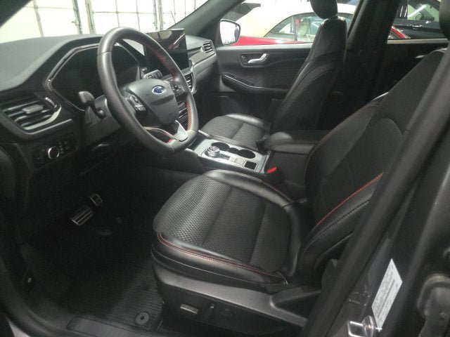 Certified 2024 Ford Escape ST-Line w/ Tech Pack #1 AWD/4WD image 15