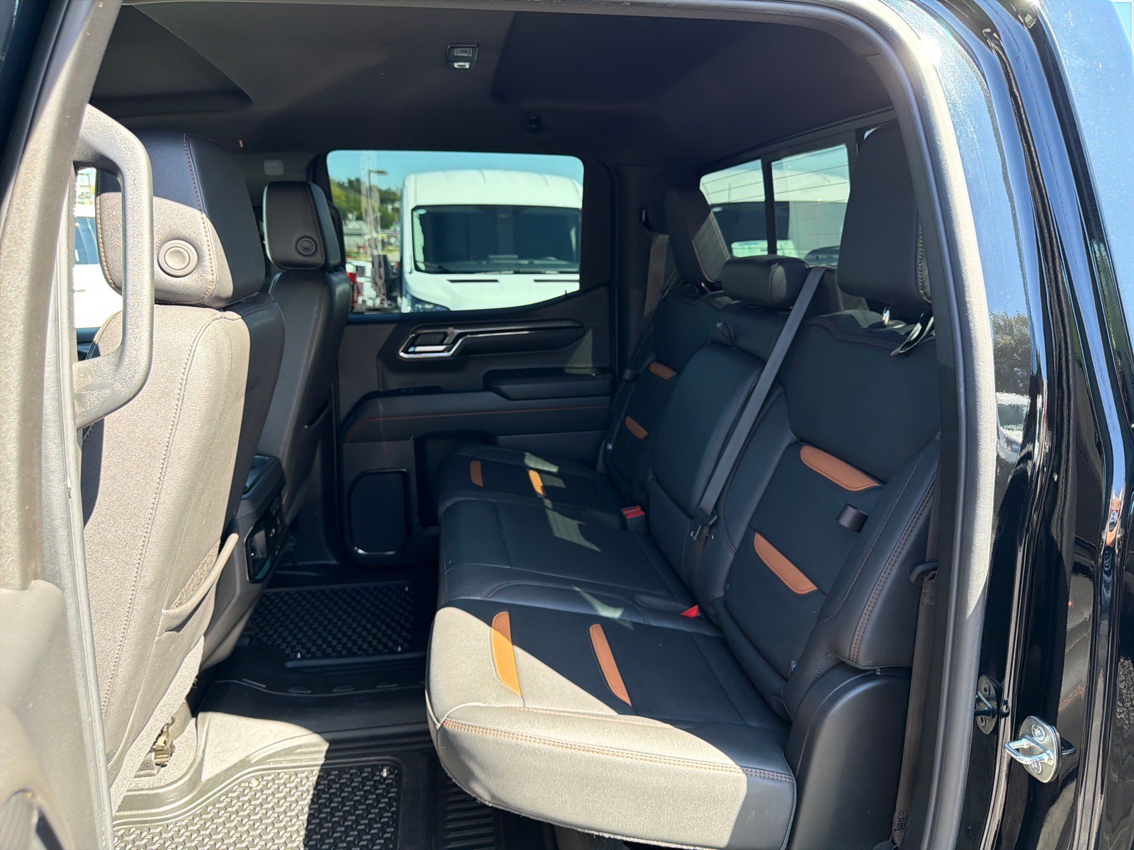 Used 2023 GMC Sierra 1500 AT4 w/ Technology Package AWD/4WD image 32