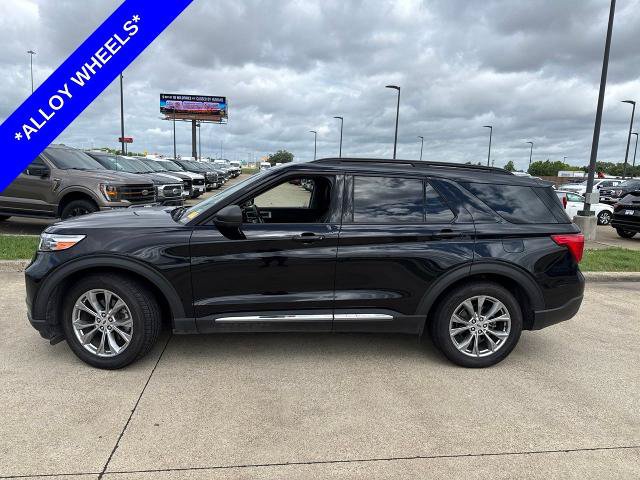 Certified 2022 Ford Explorer XLT w/ Equipment Group 202A RWD image 3