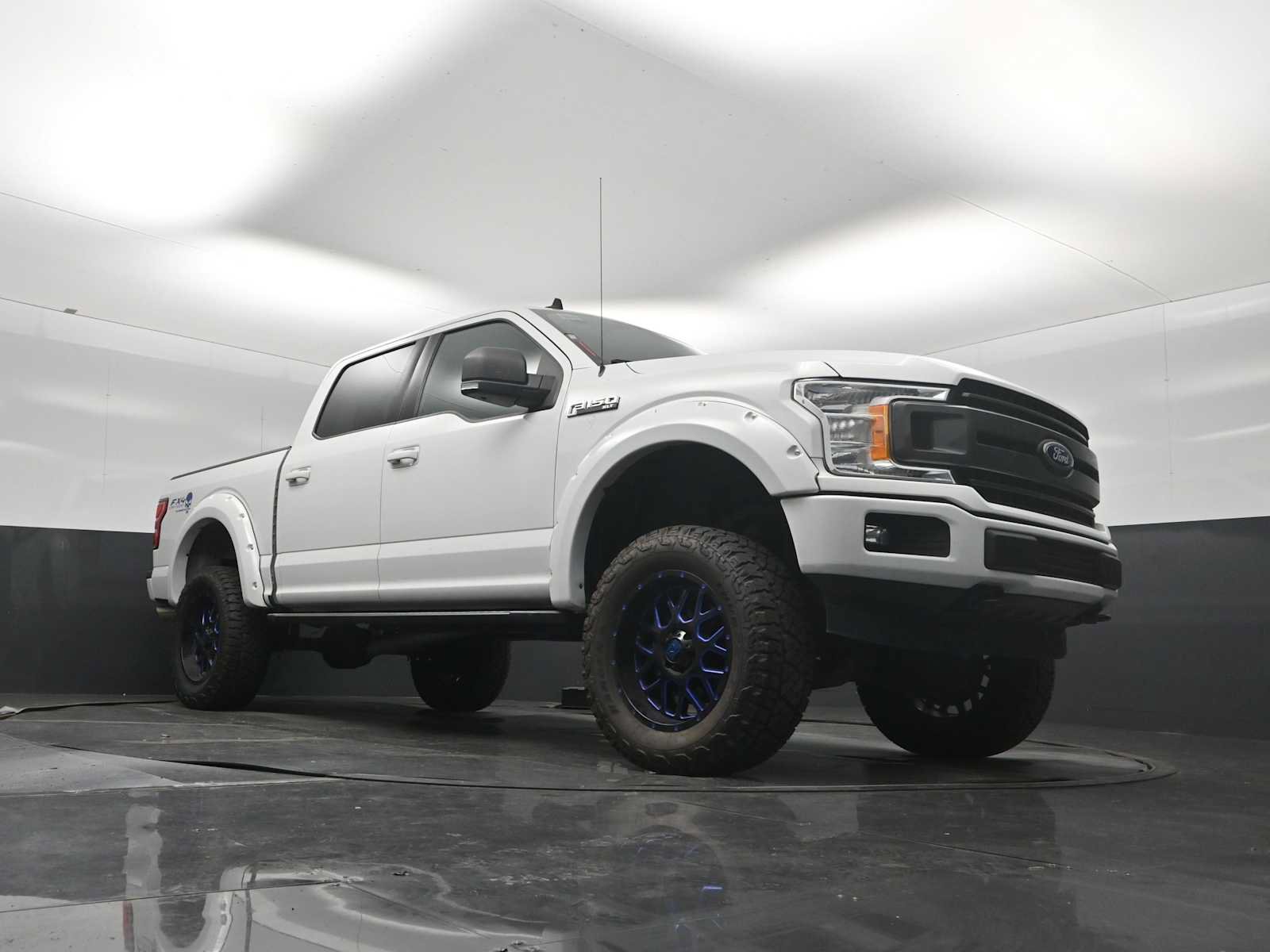 Certified 2019 Ford F150 XLT w/ Equipment Group 302A Luxury AWD/4WD image 17