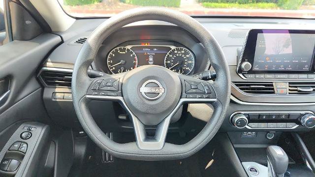 Used 2024 Nissan Altima 2.5 SV FWD image 23